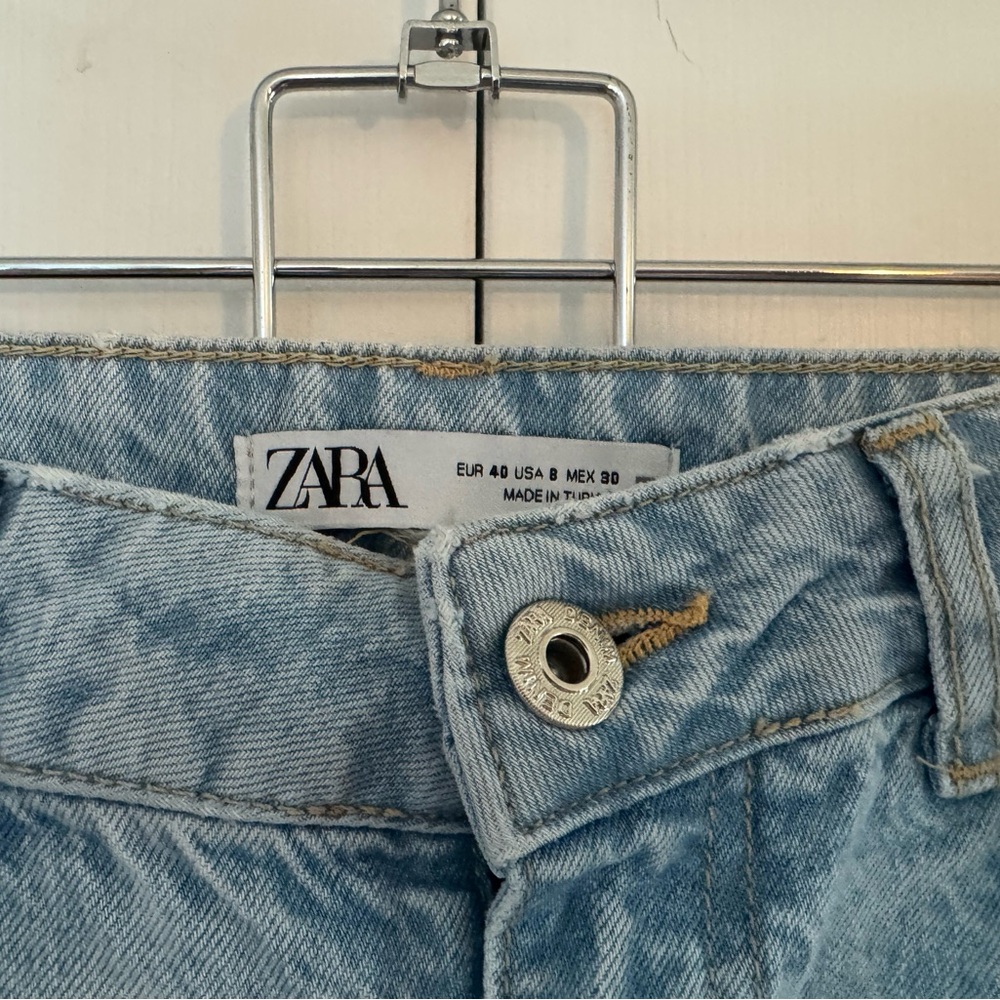 Zara High Rise Mom Jean - Picture 2 of 2